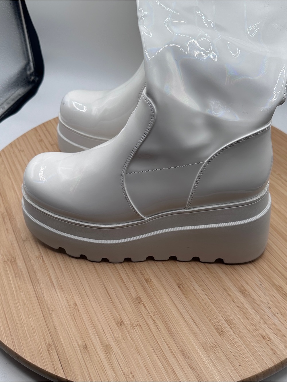 White patent knee-high platform wedge boots size 8.5 - Picture 12 of 15